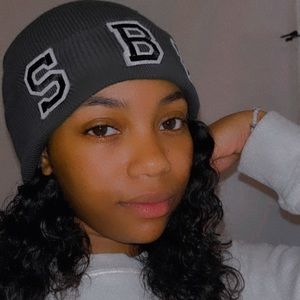 Meet your Posher, Nakia